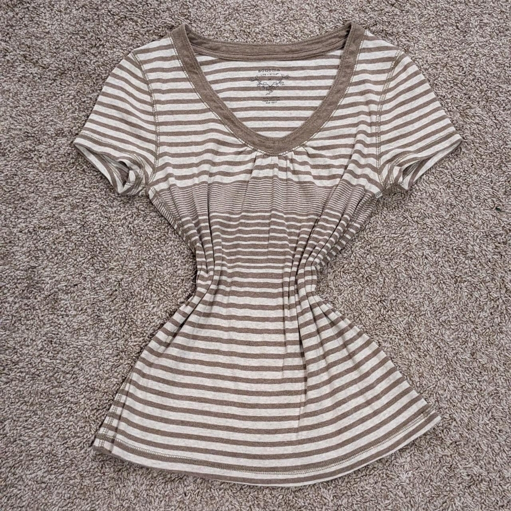 Vintage Y2K cream and brown neutral colored striped casual V-neck T-shirt